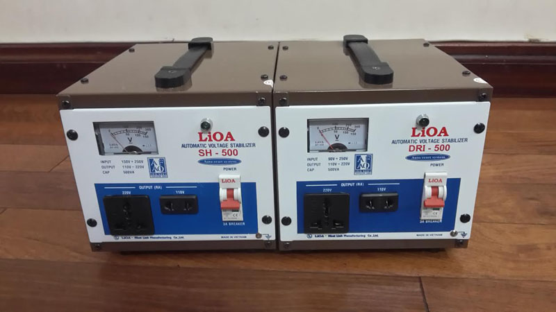 Ổn áp lioa là một thiết bị điện, làm nhiệm vụ ổn định điện áp, để cấp điện cho các thiết bị dùng điện khác. Ổn áp lioa là một thiết bị điện, làm nhiệm vụ ổn định điện áp, để cấp điện cho các thiết bị dùng điện khác.